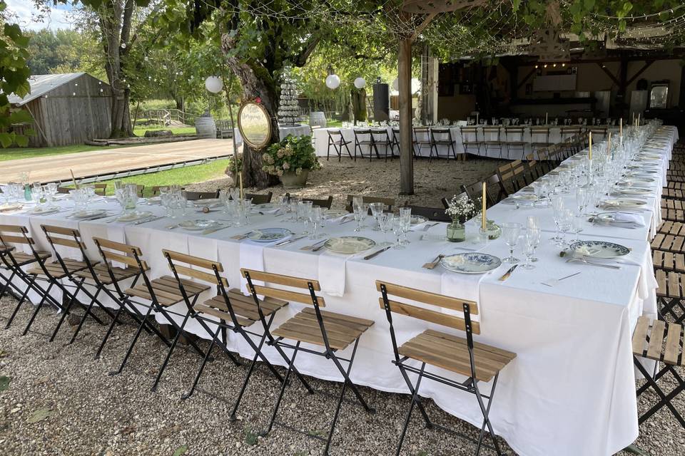 Dîner sous les vignes