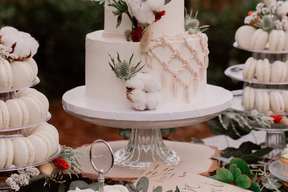 Wedding cake kinfolk