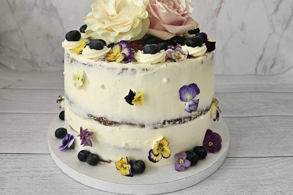 Nude cake