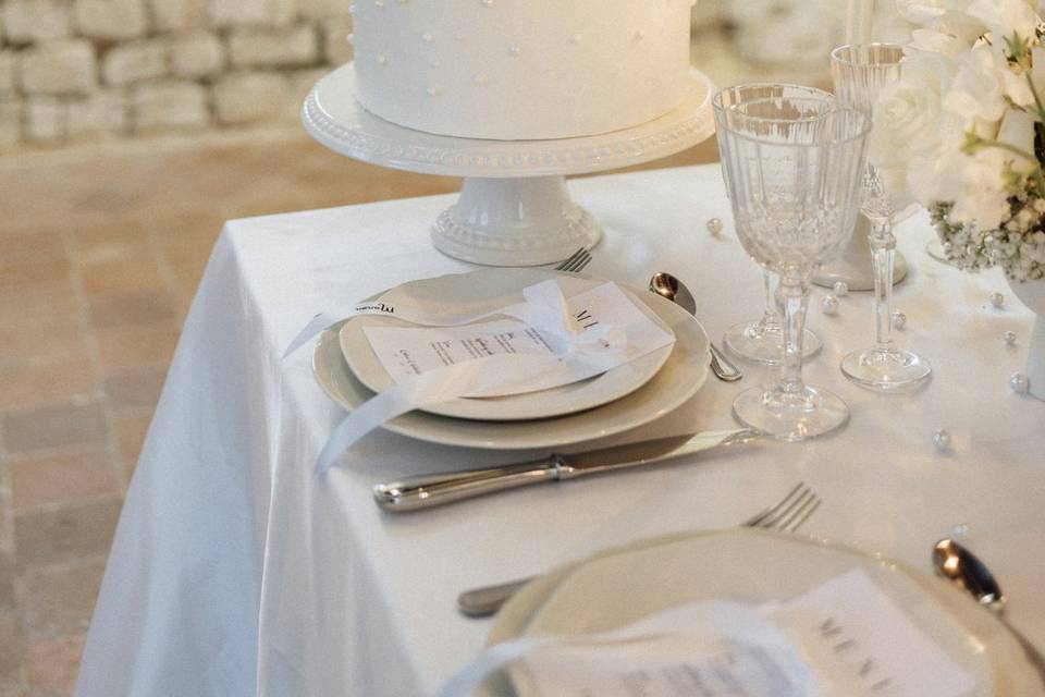 Wedding Cake monochrome