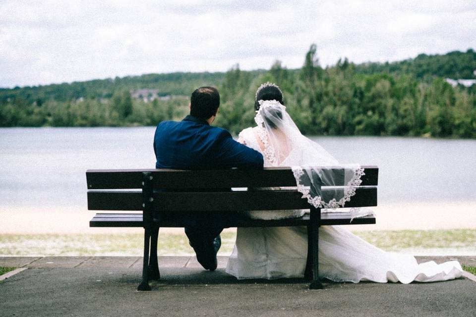 Shooting couple dans un parc