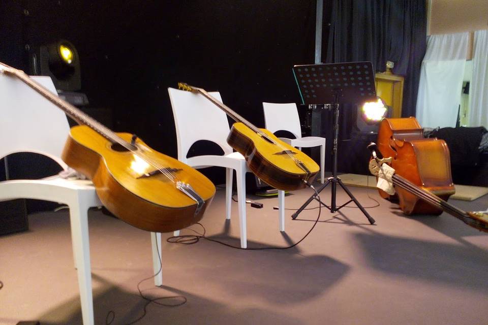 Instruments prêt sur la scene