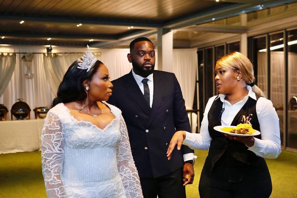 Service aide au buffet