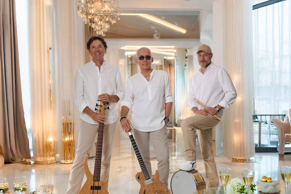 Calhan trio Black
