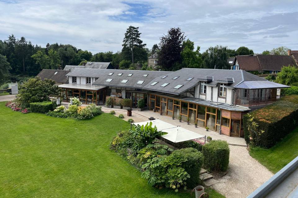 La dépendance: salle et gîte
