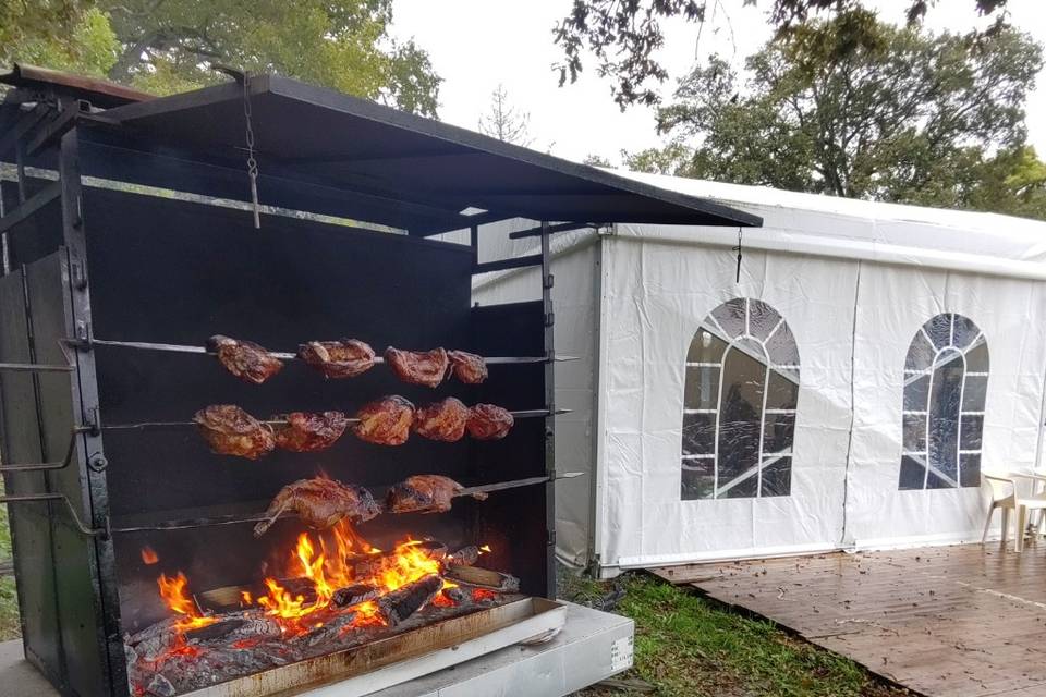 Rôtisserie au feu de bois