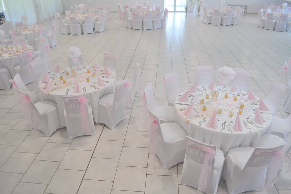 Salle mariage en rose