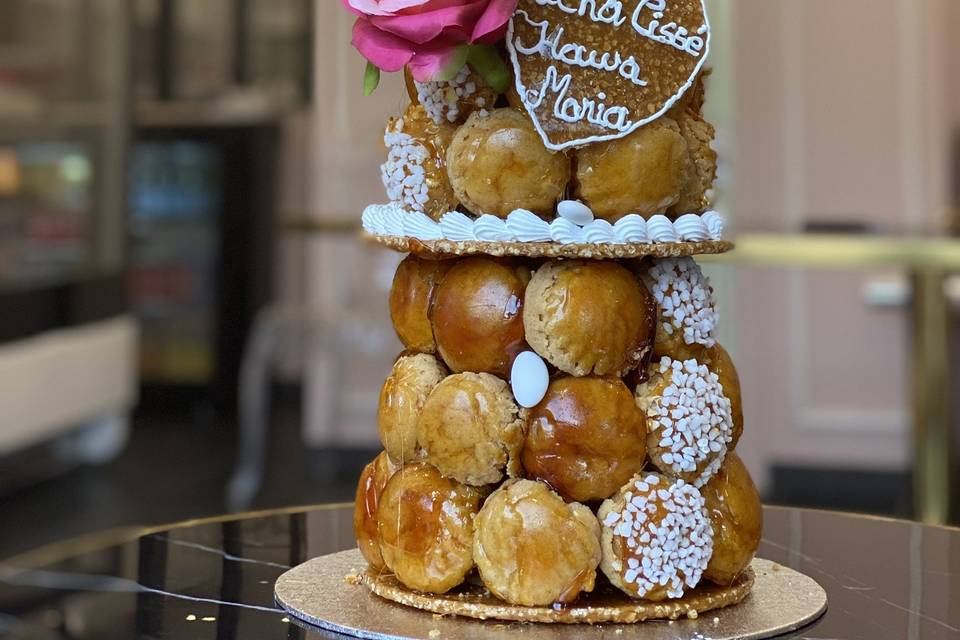 Croquembouche