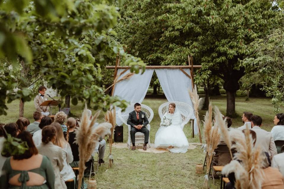 Mariage laique dans le verger