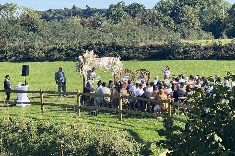 Mariage laïque dans la parc