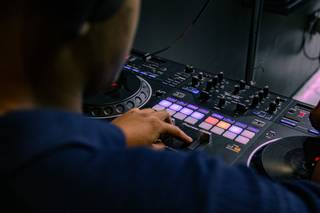 Deejay Bomss