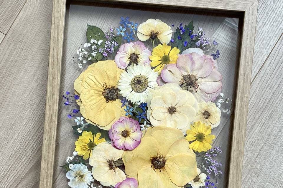 Bouquet pressé sous verre