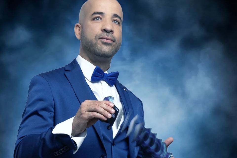 Votre magicien.