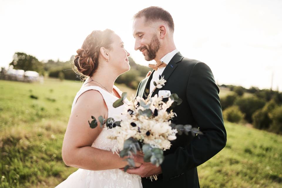 Couple dans les blés