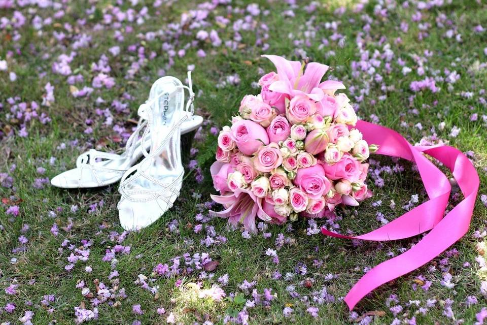 Bouquet rose et chaussures