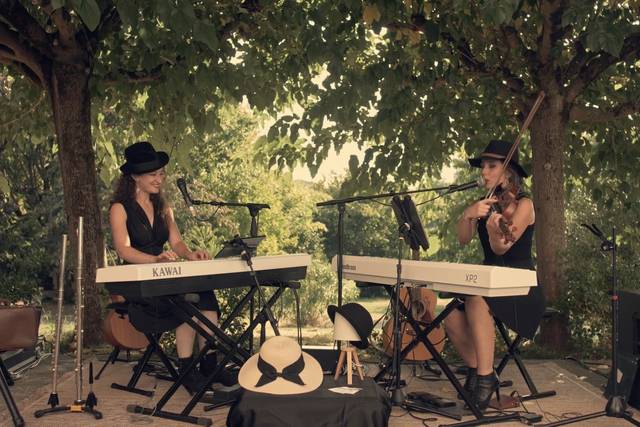 Les Dames Chapeaux