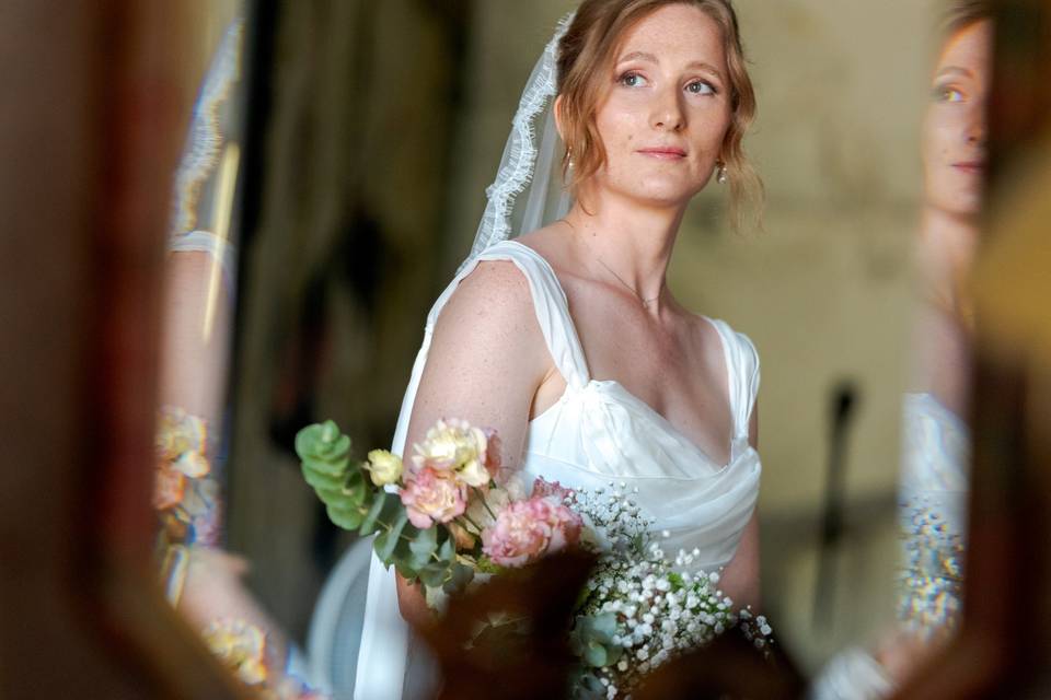 Mariée dans le miroir