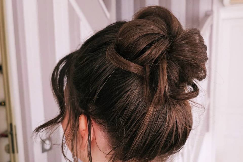 Chignon haut bohème