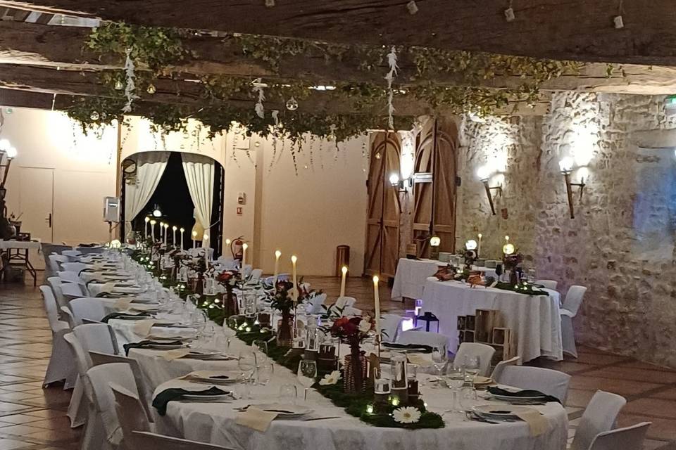 Salle et tables invités
