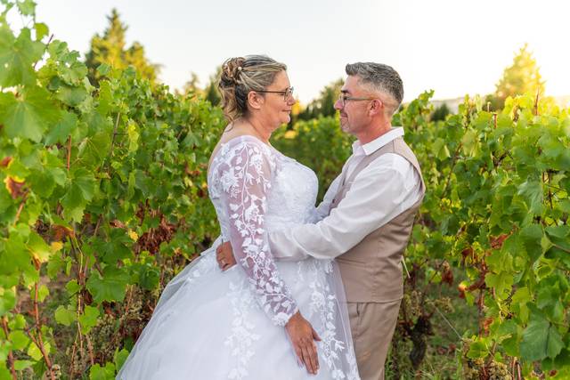Séance couple dans les vignes