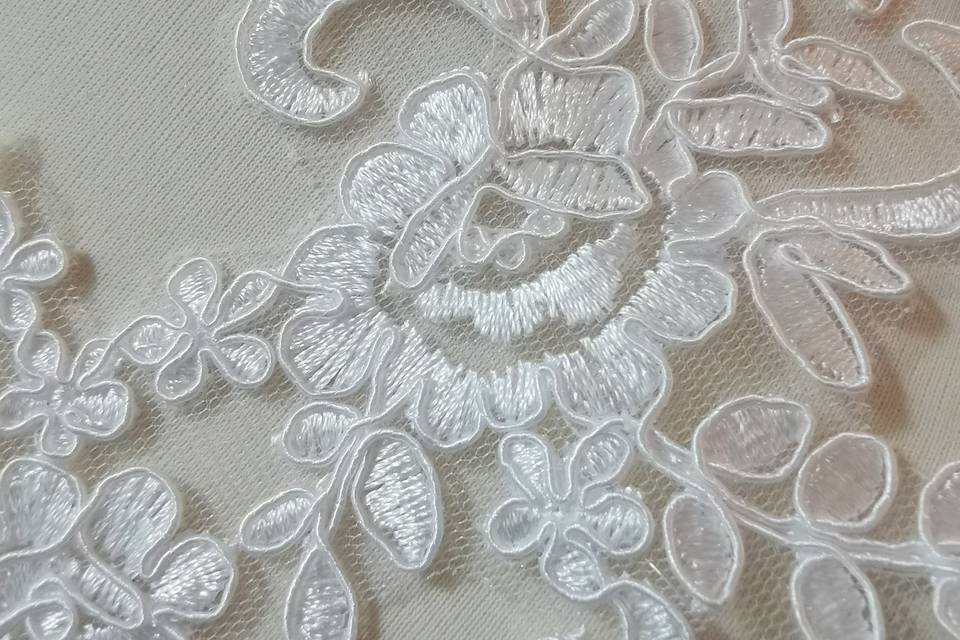 Détail broderie mariage