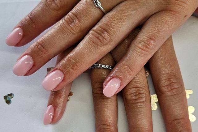 Gel sur ongles naturelle