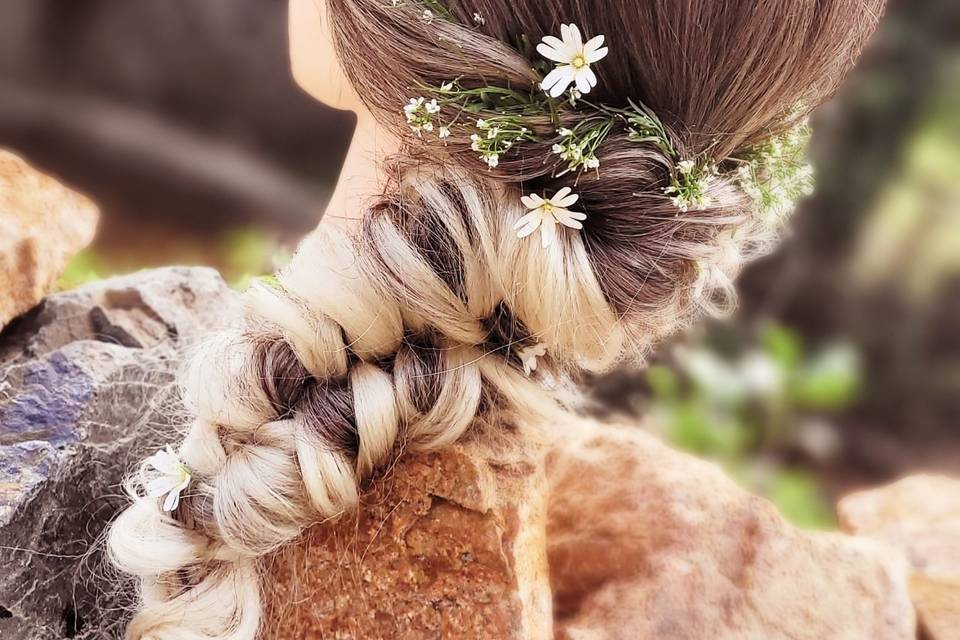 Chignon nattes côté