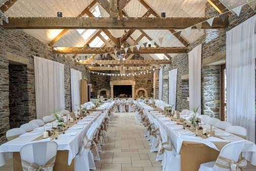 Salle mariage blanc naturel