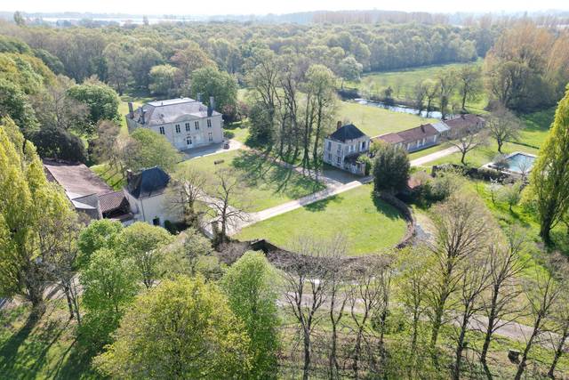 Château Chevreuil