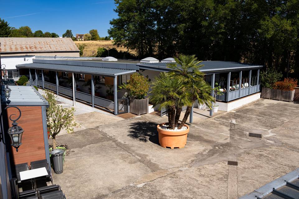 Vu parking depuis terrasse