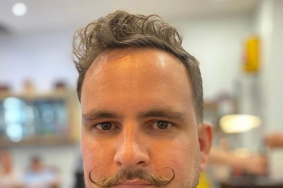 Moustache rétro