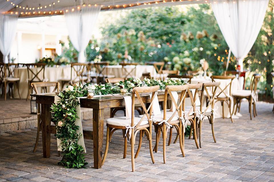 Tables et chaises bois