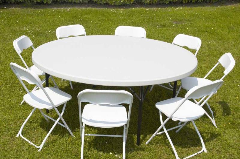 Table ronde 10 à 12 personnes