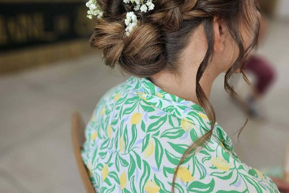 Chignon bohème fleuri
