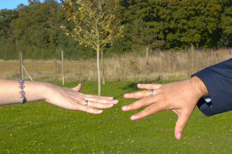 Mains des mariés