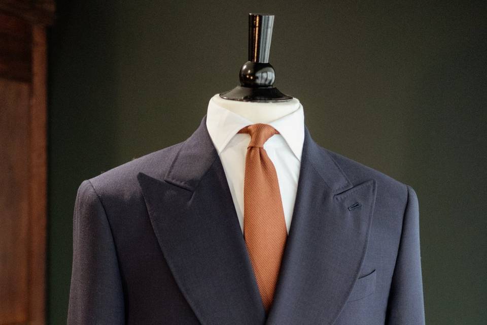 Costume croisé bleu marine