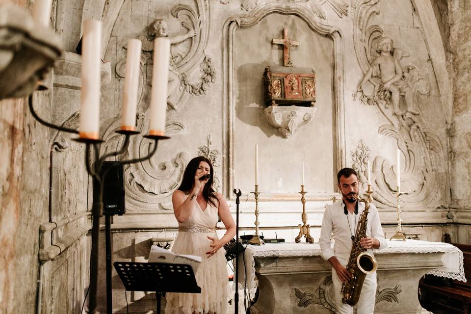 Eglise duo chanteuse et saxophone