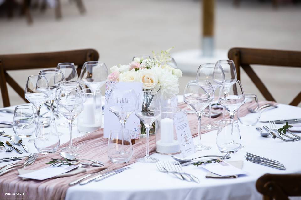 Marque table