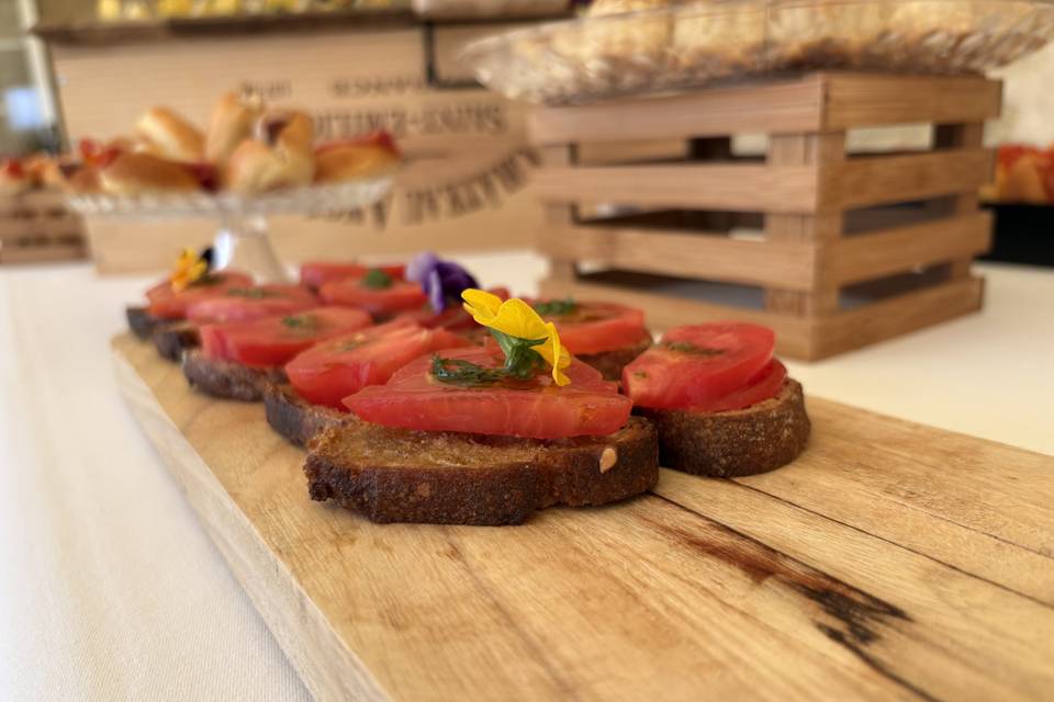 Bruschetta tomates et basilic