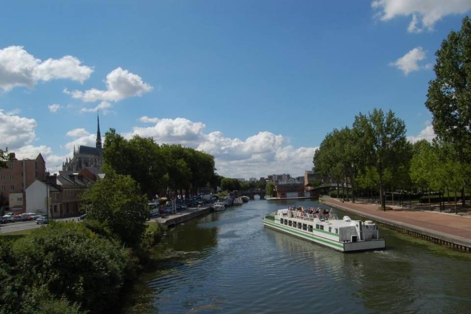 Bateau arrivant au port