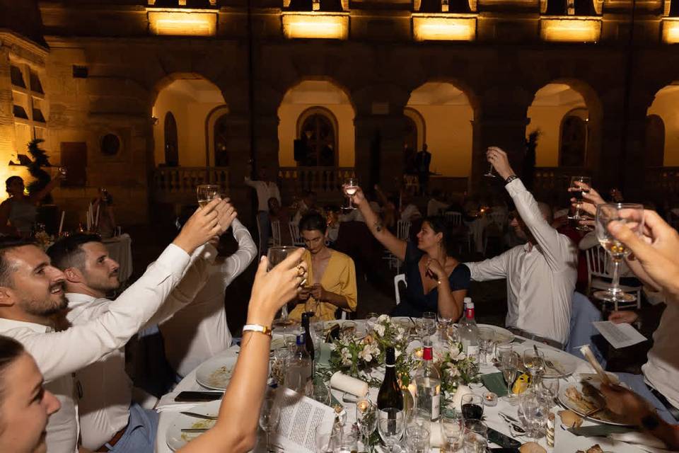 Repas au château de Caumont