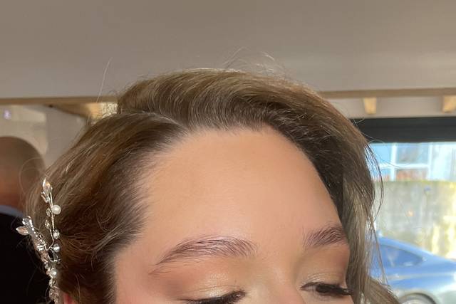 Soft glam Bride