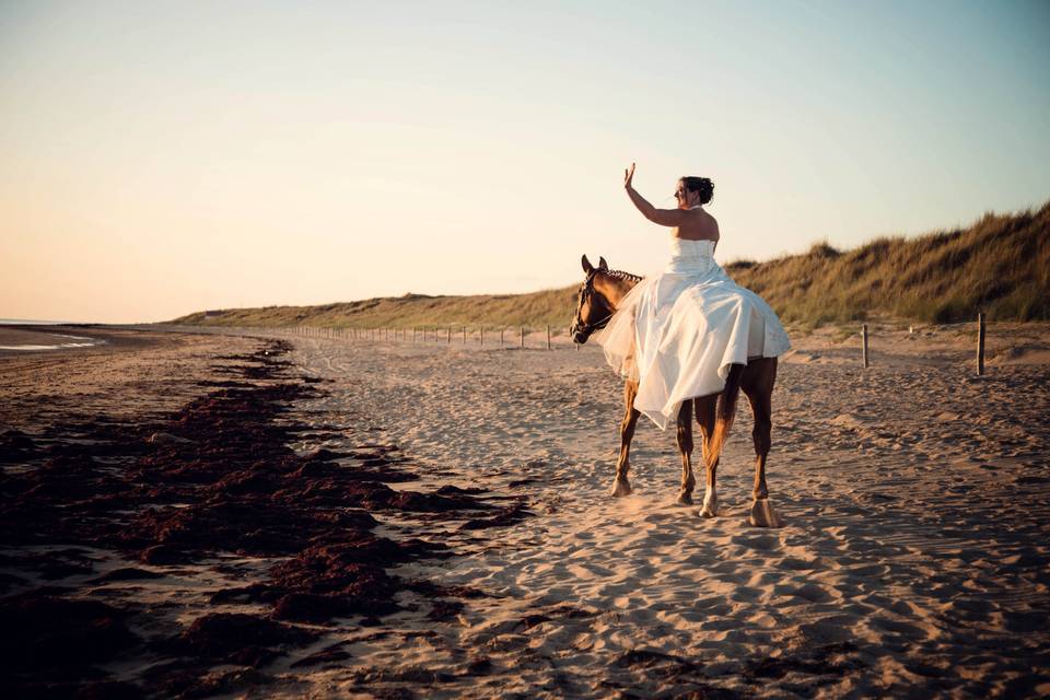 Mariée sur son cheval