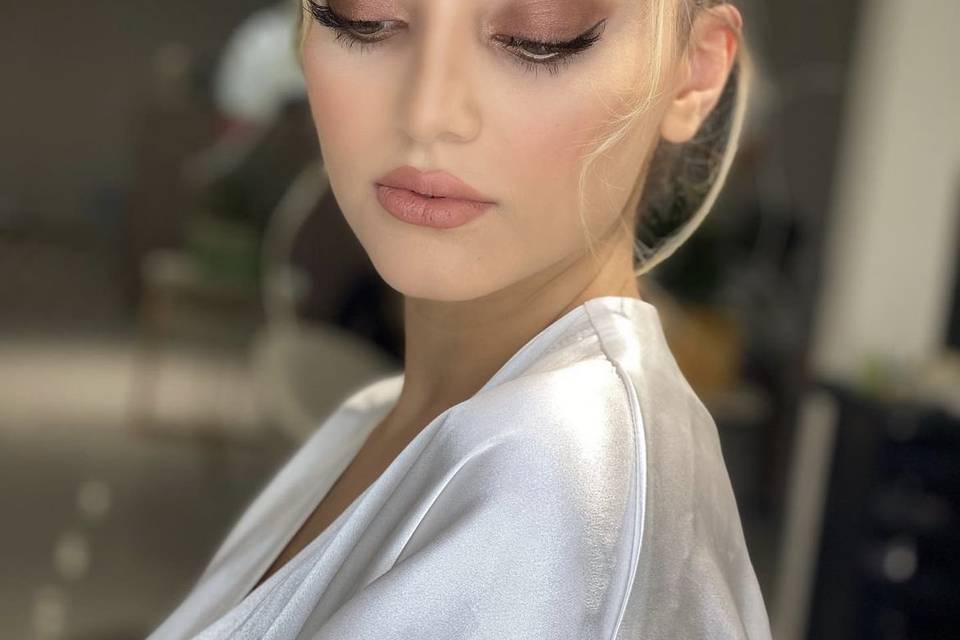 Make up bride