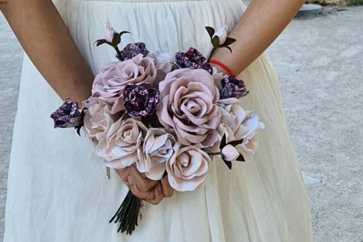 Roses en chemise et débardeur