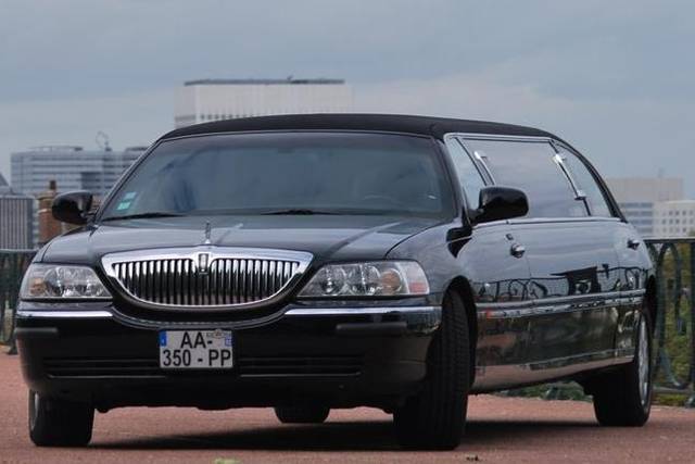 Limousine Lincoln noire