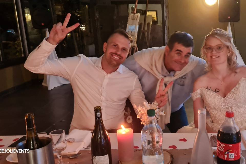 DJ et les mariés