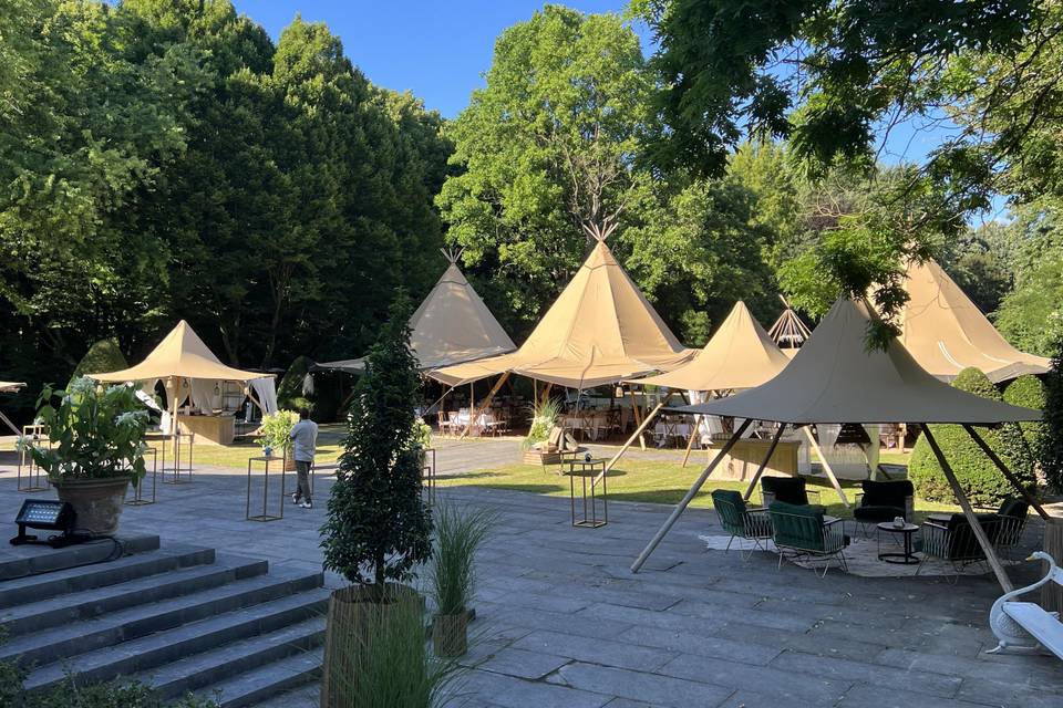 Tipi installé domaine château