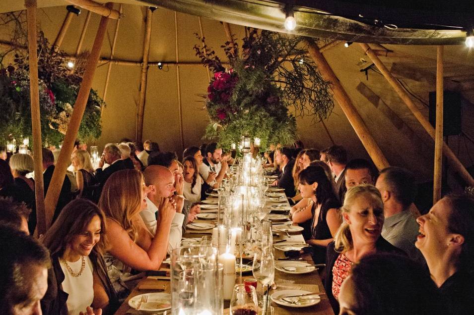 Réception sous le tipi géant