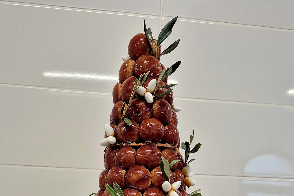 Croquembouche